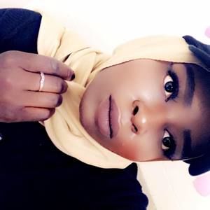 Meet your Posher, Azeeza